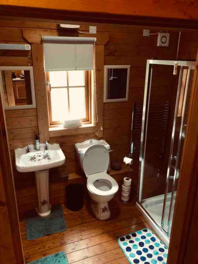 George Cabin - Log Cabin In Wales With Hot Tub Newtown  Exterior foto