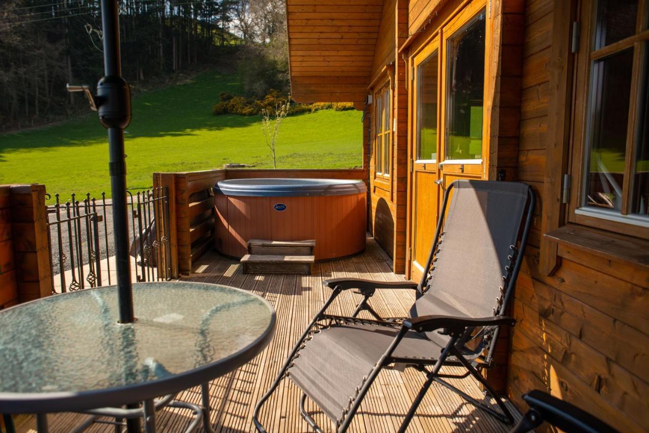 George Cabin - Log Cabin In Wales With Hot Tub Newtown  Exterior foto